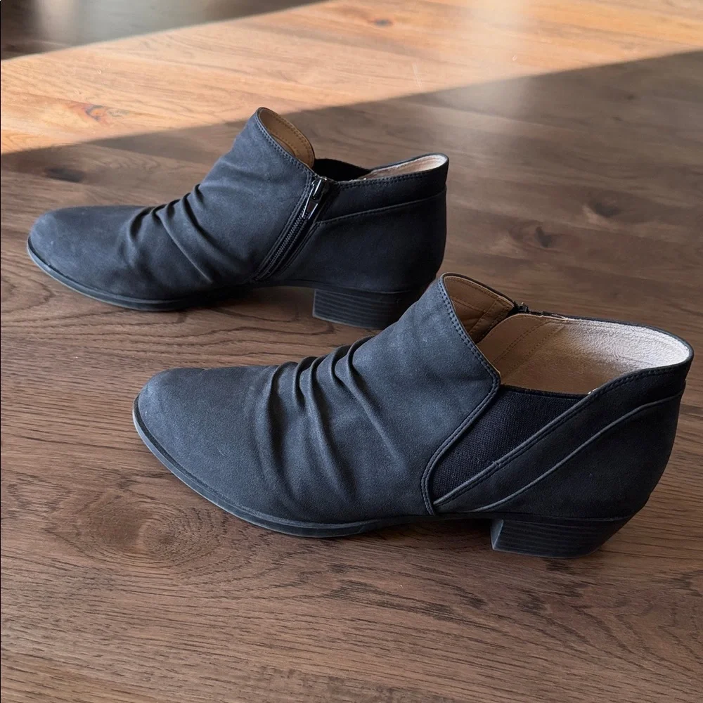 Life Stride Velocity 2.0 Women's 10 Black Ankle Length Boots